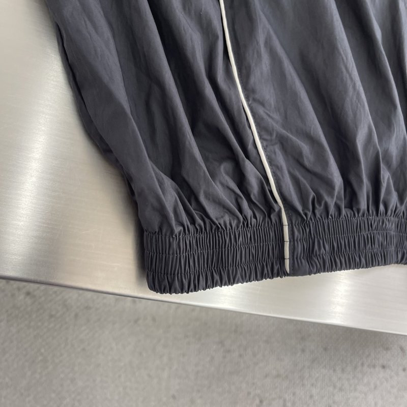 Balenciaga 로고 자수 하이넥 자켓 001-272046
