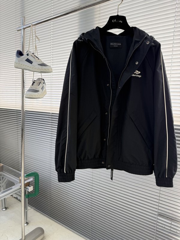 발렌시아가 3B 로고 후드 집업 자켓 001-272054