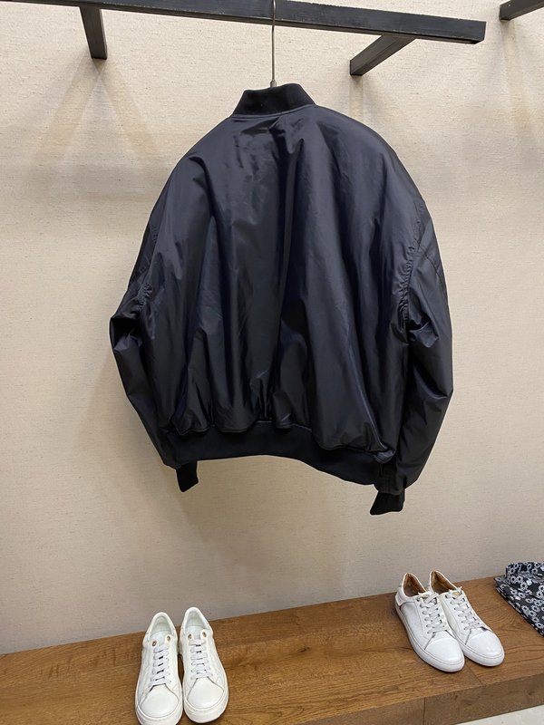 발렌시아가 25FW 가을겨울 신상 bomber 대형 플 001-272077