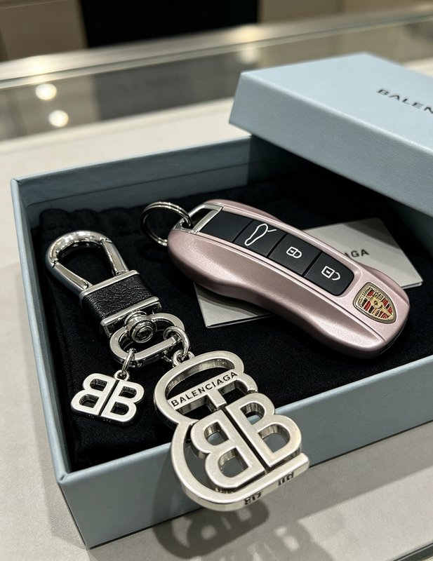 발렌시아가 신상 키링 액세서리 001-272102