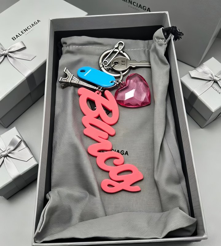 발렌시아가 신상 심플 키링 001-272104