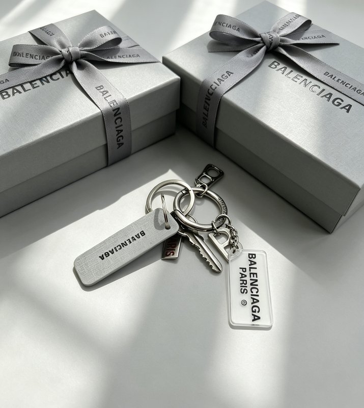 발렌시아가 멀티 요소 심플 키링 001-272118