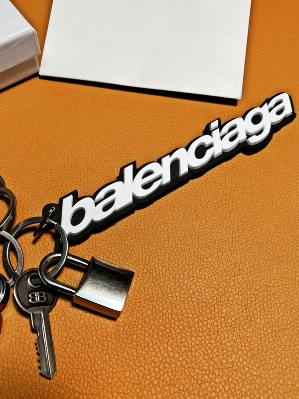 파리 Balenci 열쇠고리 001-272203