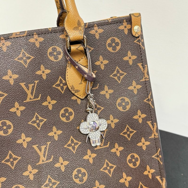 LV 해바라기 비비안 키홀더 001-272451