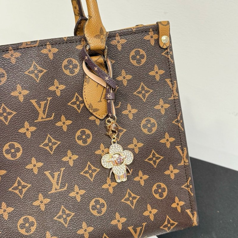 LV 해바라기 비비안 키홀더 001-272451