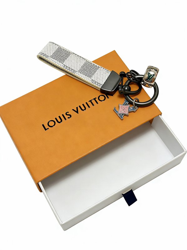 LV 키링 백팩 장식 앤티크 처리 001-272455