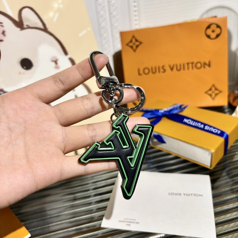 LV 패디드 서클 백 장식과 키링 001-272468