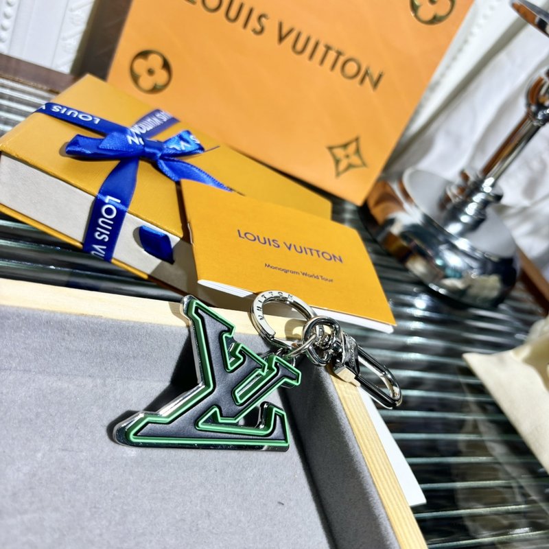 LV 패디드 서클 백 장식과 키링 001-272468