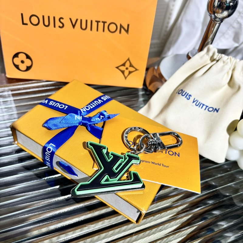 LV 패디드 서클 백 장식과 키링 001-272468