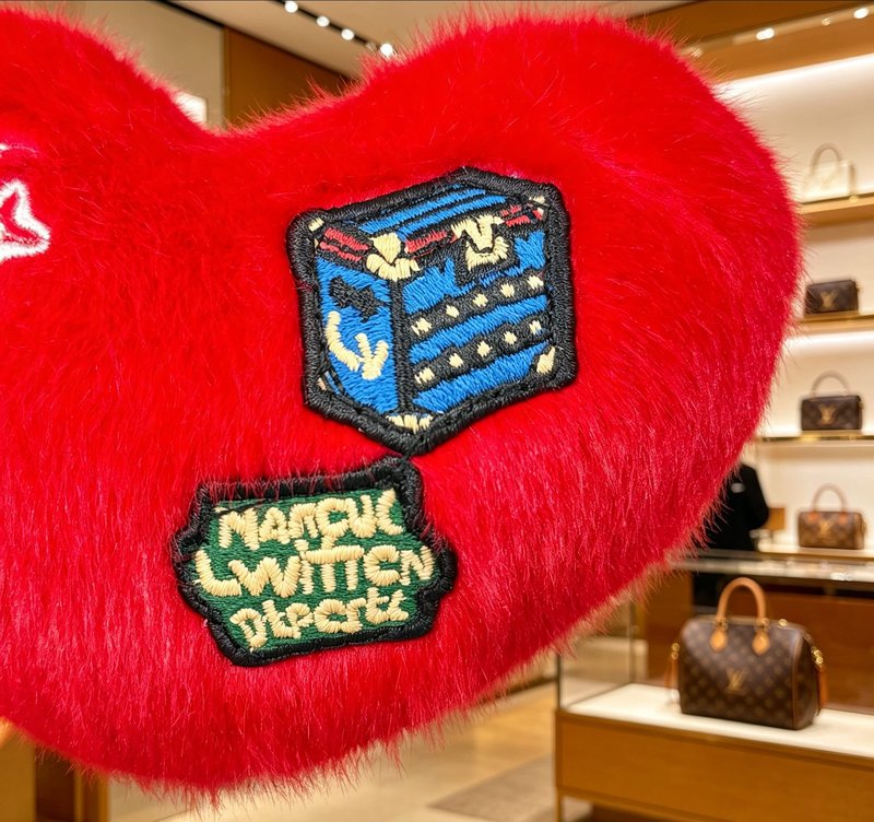 루이비통 Lucky Heart 하트 백참 001-272588