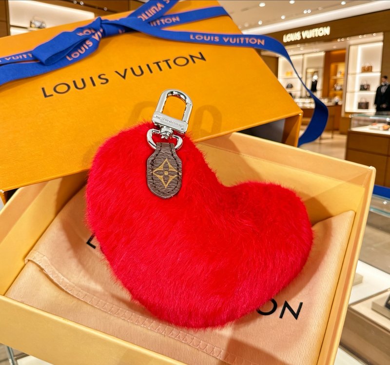 루이비통 Lucky Heart 하트 백참 001-272588
