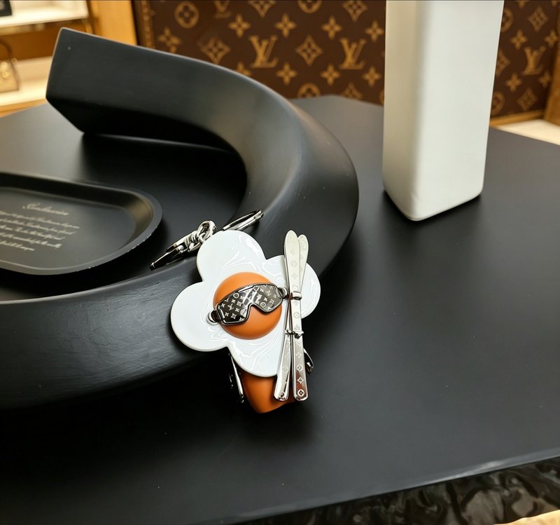 루이비통 비비앙 스키 더블보드 키링 001-272603