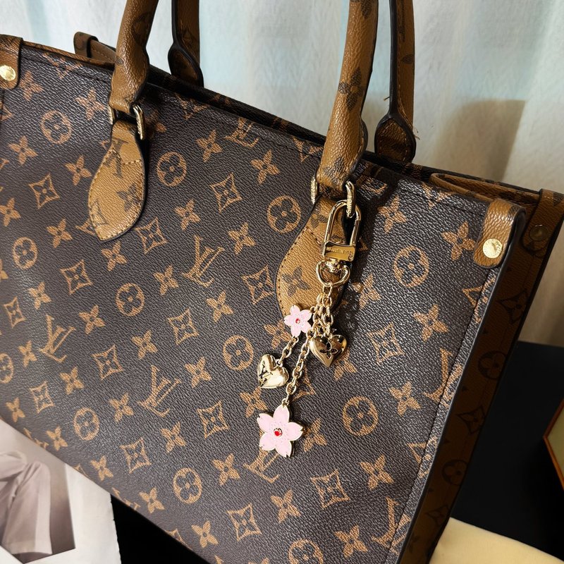 루이 비통 벚꽃 키링 백참 001-272771