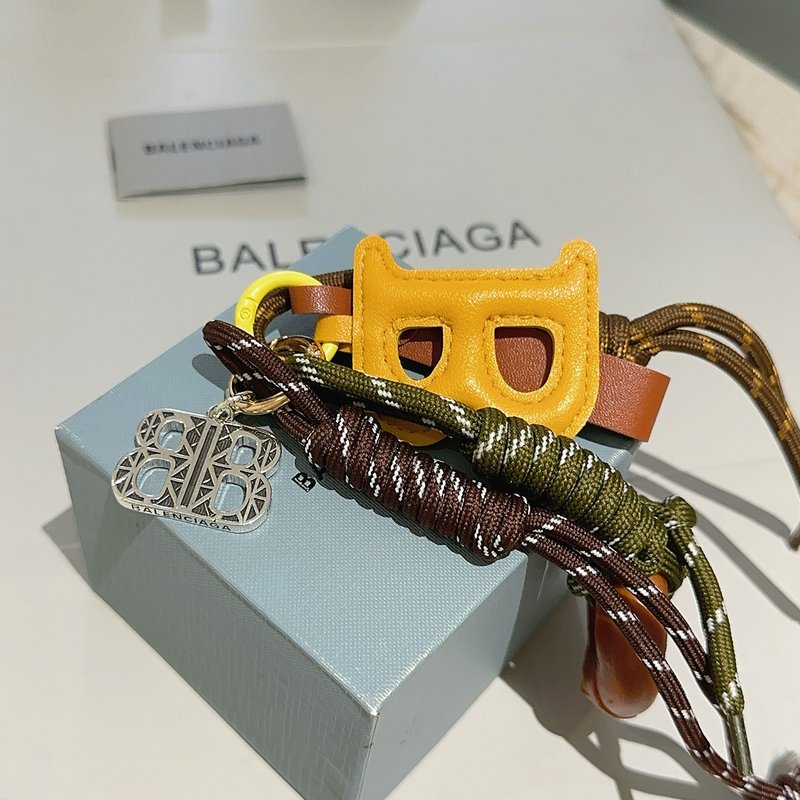 발렌시아가 키링 펜던트 001-273257