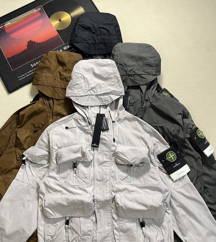 Stone Island 입체 재단 기능성 방풍 자켓 001-273745