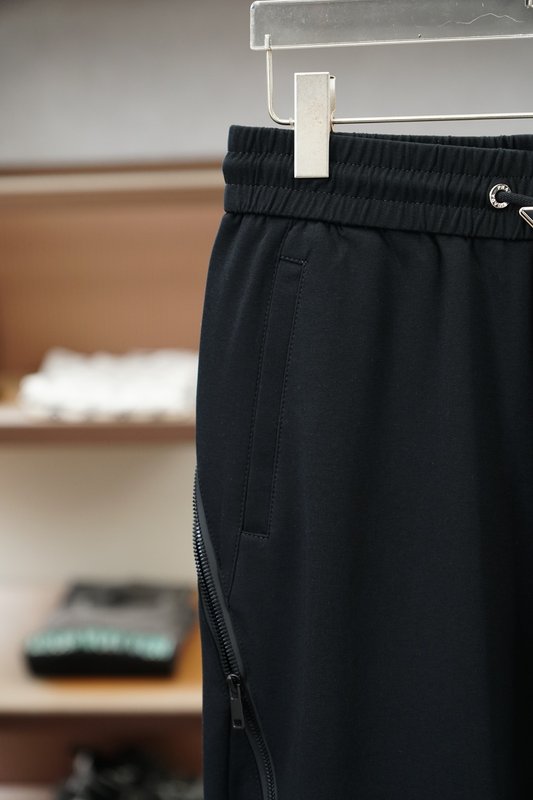 프라다 블랙 스웨트팬츠 001-275382