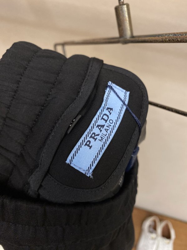Prada 남성 캐주얼 반바지 검정색 001-275487