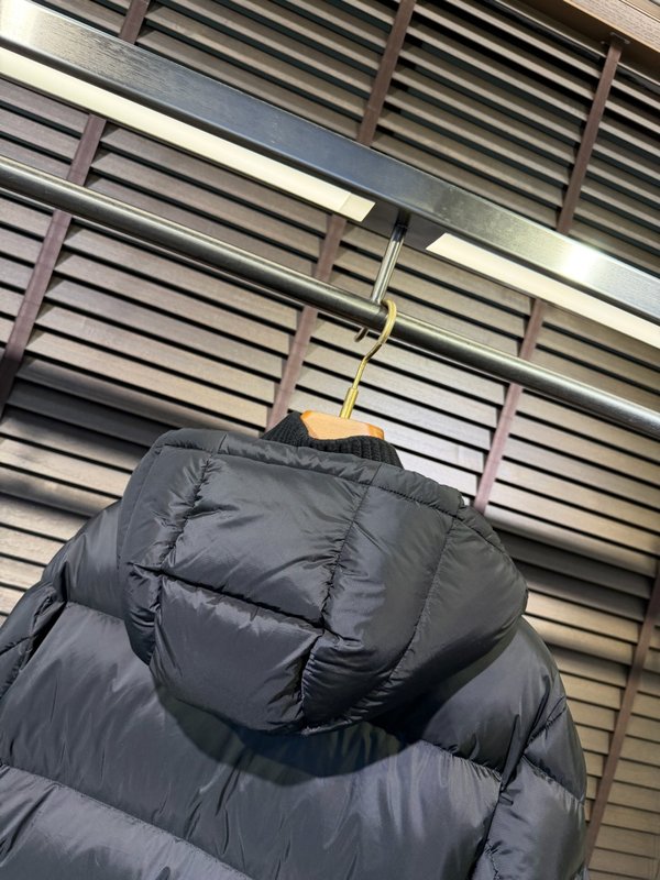 몽클레어 다운 재킷 블랙 001-275828