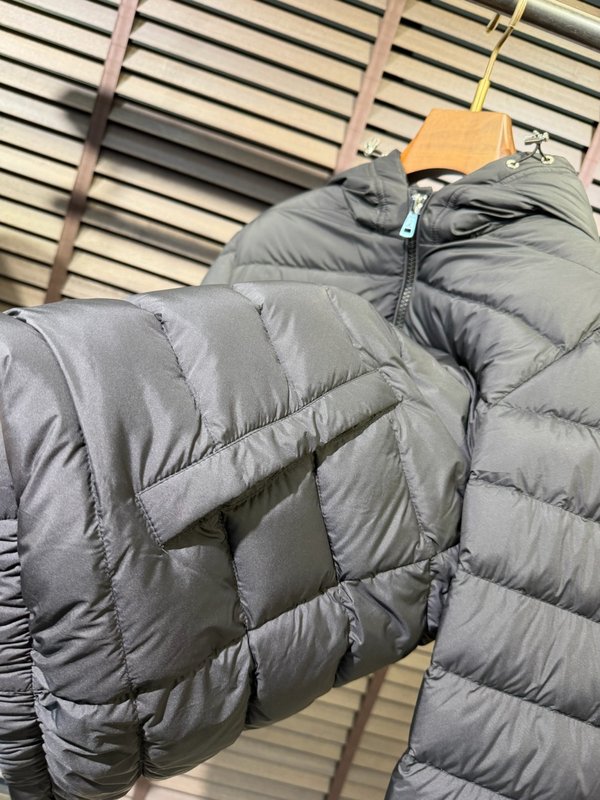 몽클레어 다운 재킷 회색 001-275834
