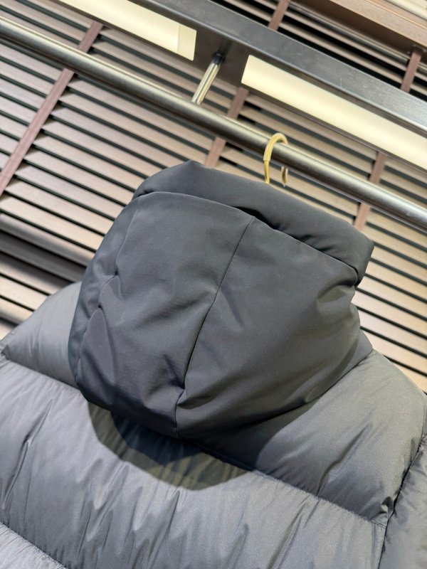 몽콜 다운 재킷 90% 덕다운 001-275836