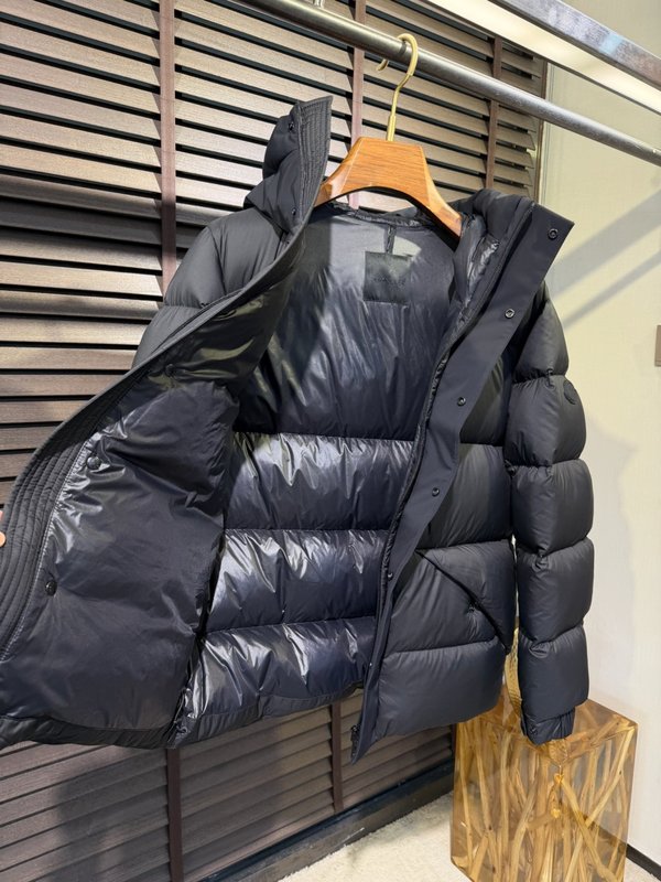 몽콜 다운 재킷 90% 덕다운 001-275836
