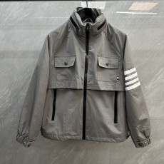 Thom Browne 방수 스트라이프 스탠드 칼라 자켓 001-276015