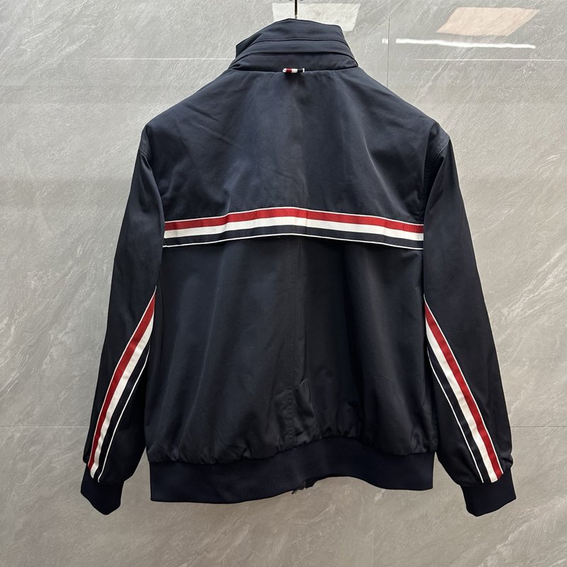 Thom Browne 대형 컬러 스트라이프 스탠드칼라 001-276017