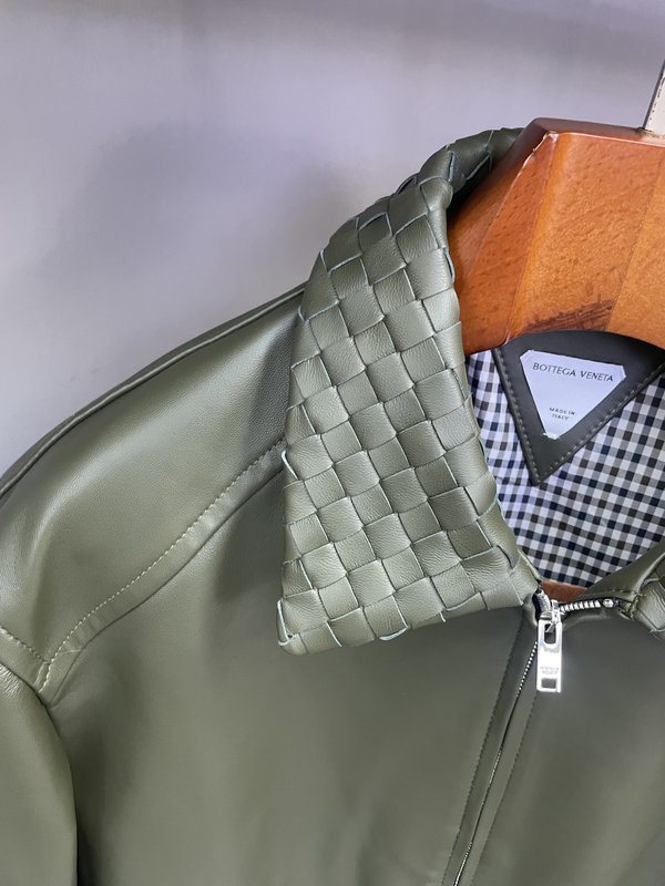 BV 보테가 베네타 올리브 그린 양가죽 재킷 위빙 칼라 001-276114