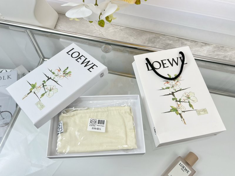 Loew 가죽 키링 고양이 펜던트 001-276413