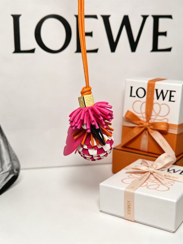 LOEWE Anagram 동물 테마 키링 001-276417