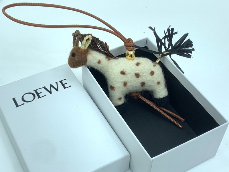 LOEWE 울 기린 키링 001-276419