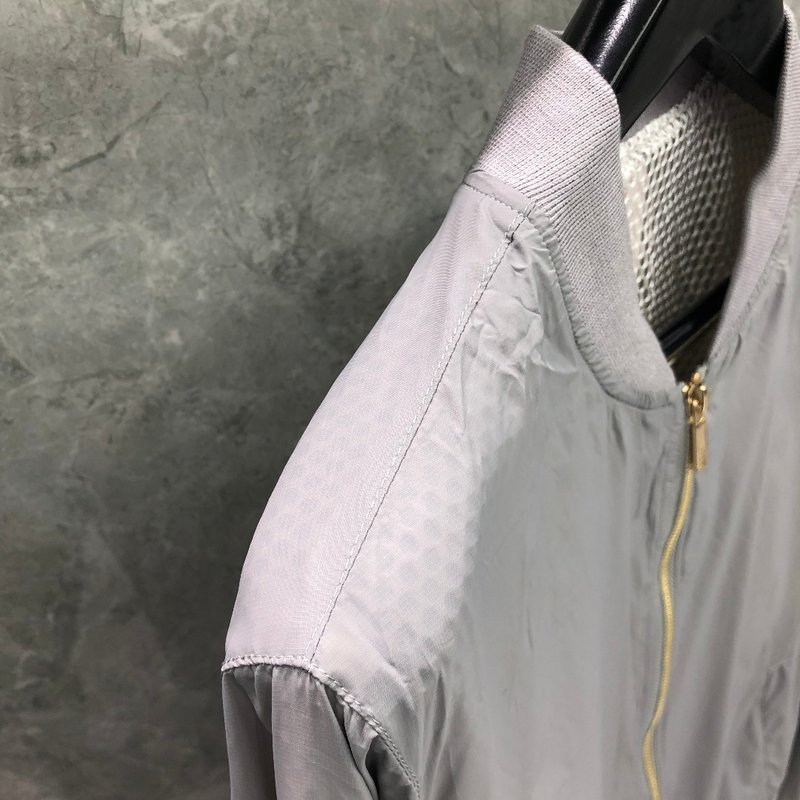 톰브라운 남성 그레이 디테일 의류 001-276442