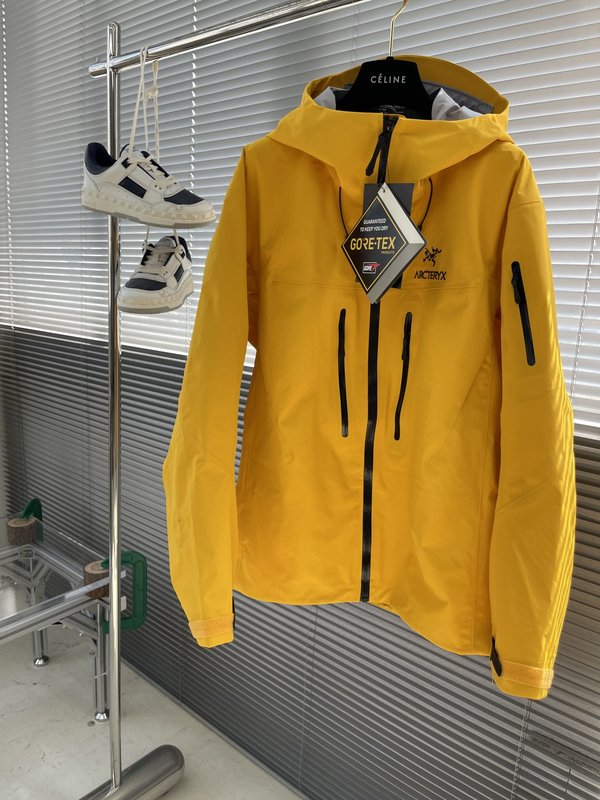 아크테릭스 알파 SV GORE-TEX Pro 하드쉘 자 001-276805
