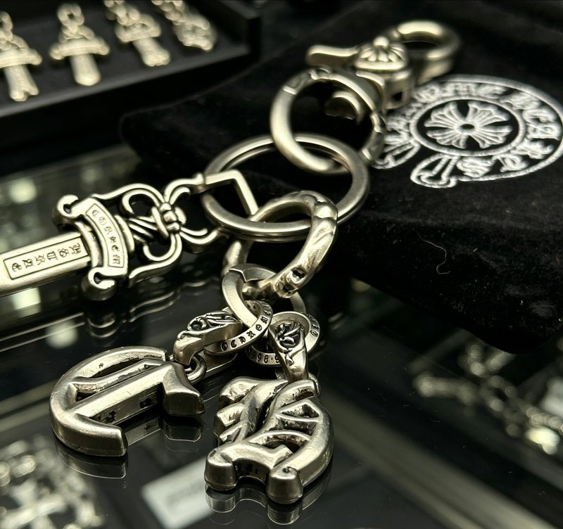 크롬하츠 멀티 펜던트 검 레터 키링 001-277098