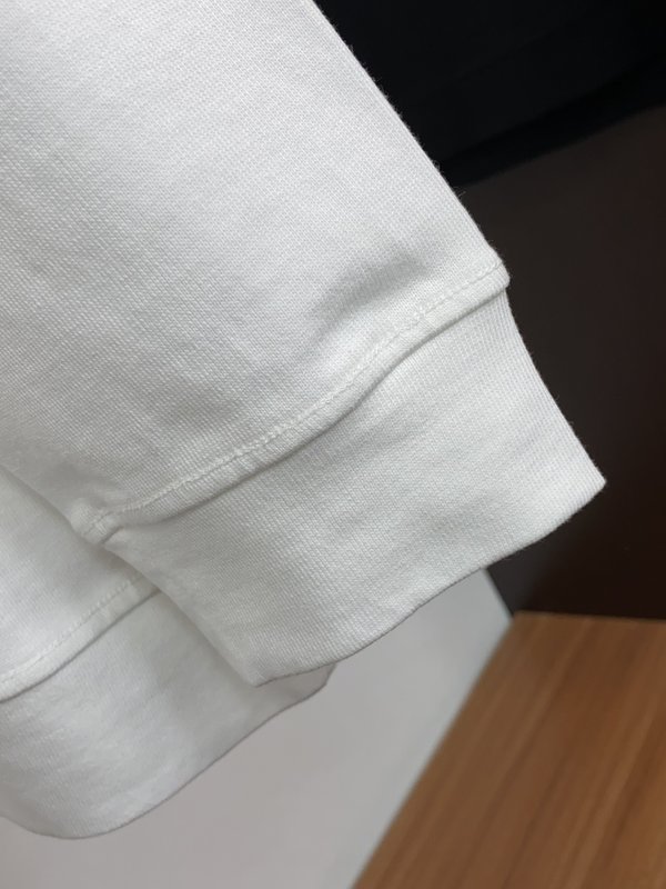 스톤 아일랜드 26SS 라운드넥 롱슬리브 티셔츠 001-277296