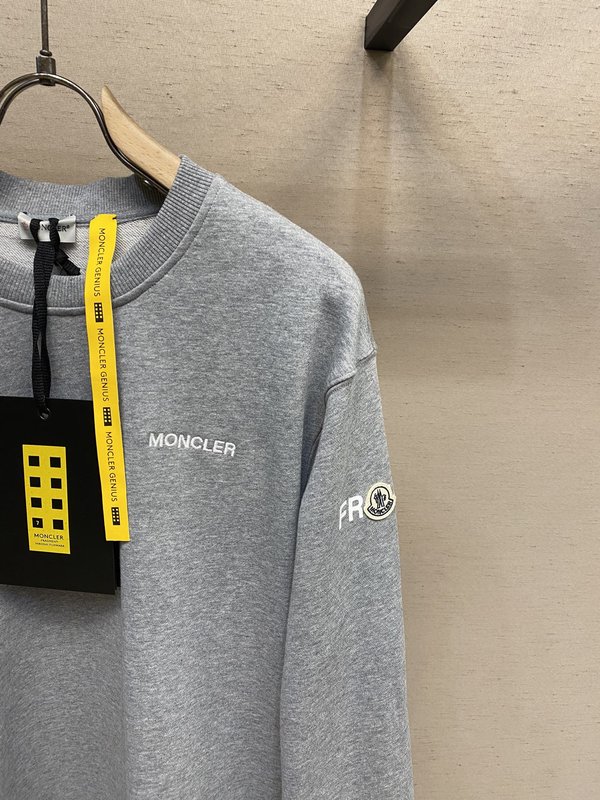 Moncler 프린트 라운드넥 스웨트셔츠 001-277306