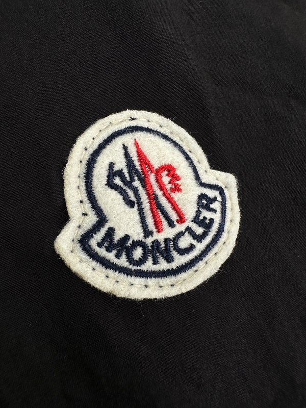 Moncler 로고 지퍼 재킷 001-277360