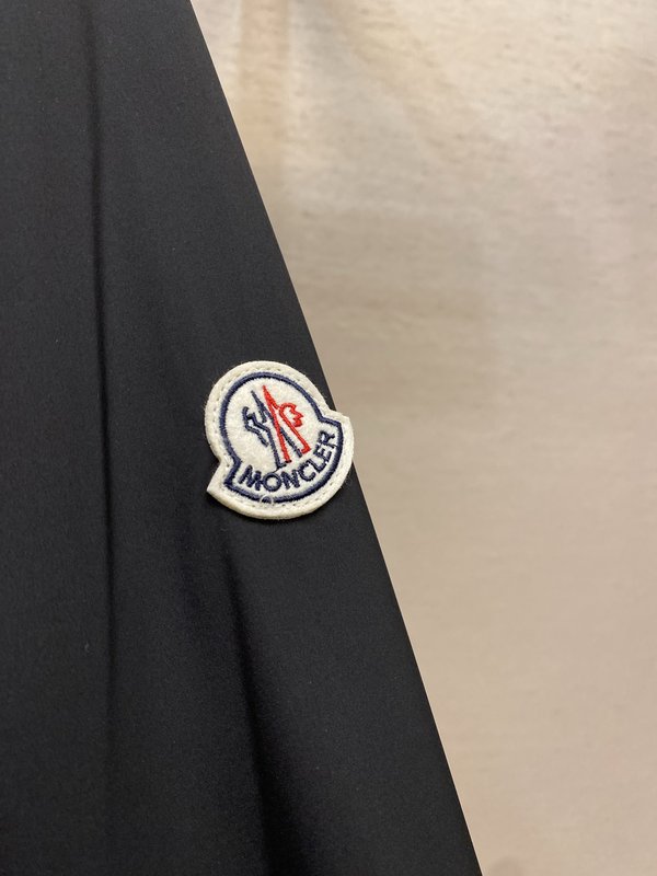 Moncler 남성 캐주얼 재킷 001-277367