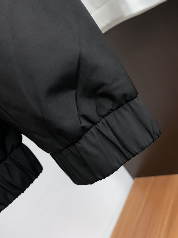 몽클레어 스탠드칼라 패딩 자켓 001-277393