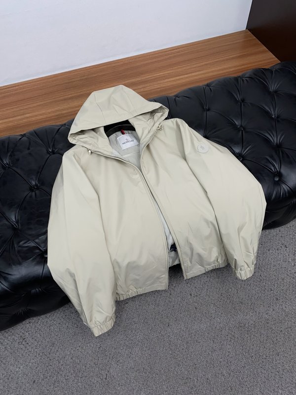 몽클레어 심플 스탠드 칼라 패딩 자켓 001-277394