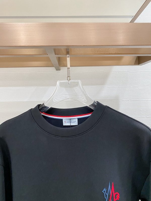 Moncler 레드블루 수탉 자수 스트라이프 패치 크루 001-277534