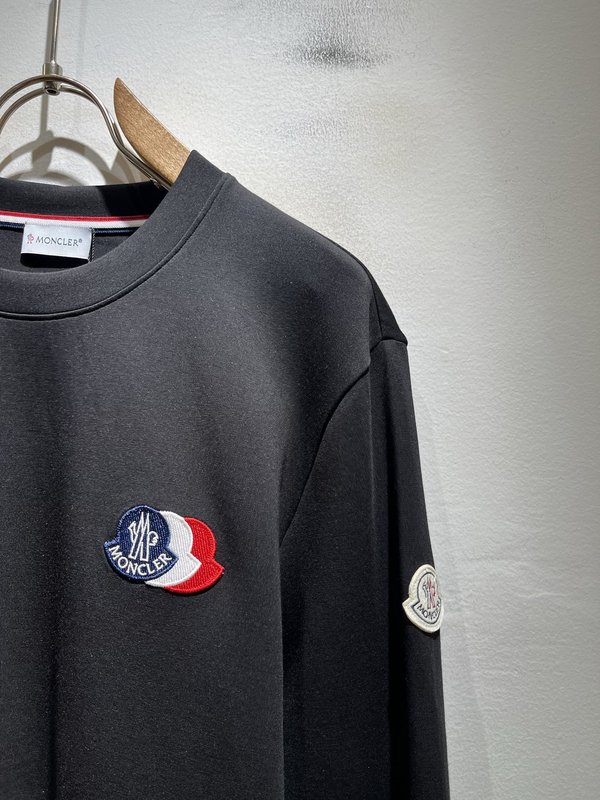 Moncler 몽클레르 2026 가을겨울 긴팔 티셔츠 001-277542