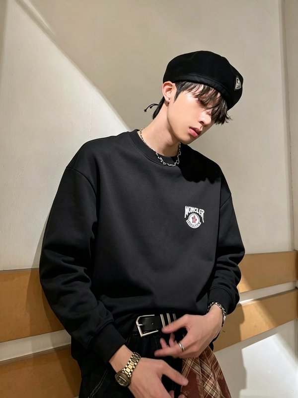몽클레르 가을겨울 신상 긴팔 티셔츠 001-277543