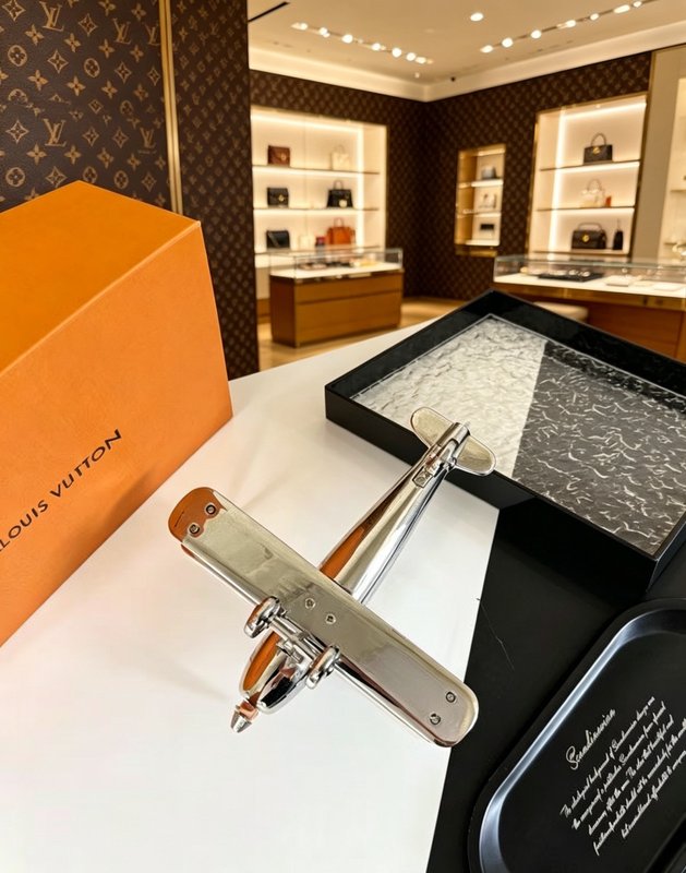 LV 한정 복엽기 장식품 001-277658