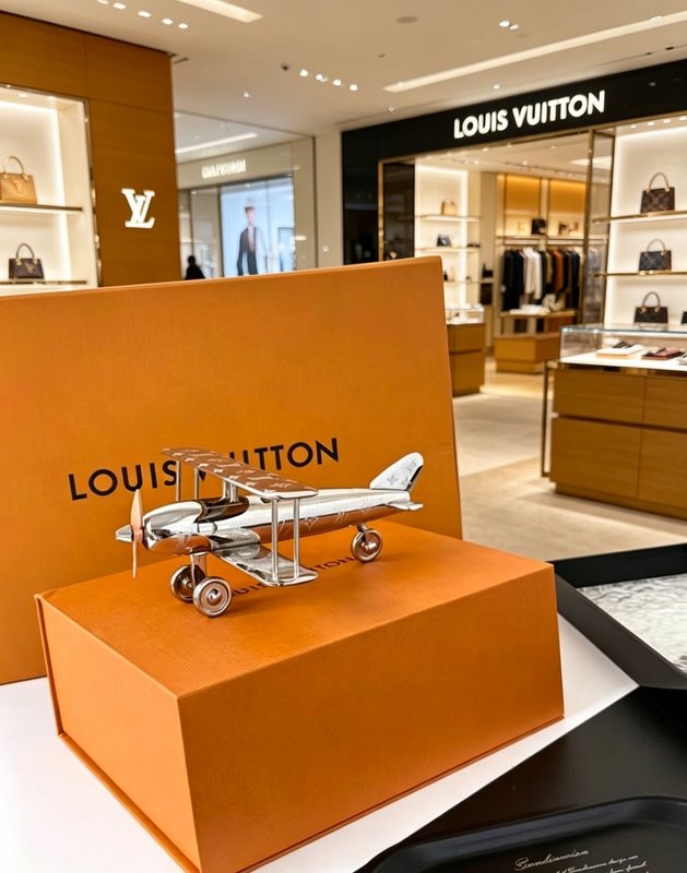 LV 한정 복엽기 장식품 001-277658
