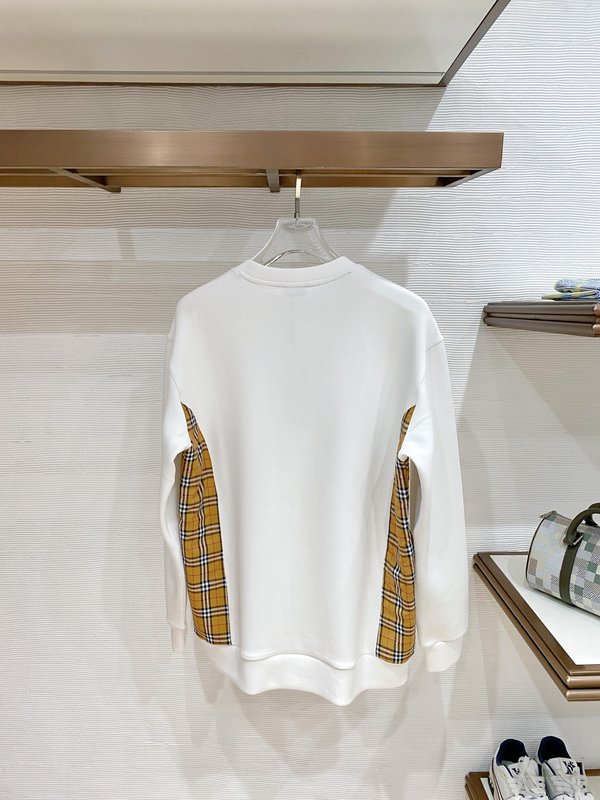 Burberry 라운드넥 스웨트셔츠 001-277709