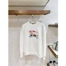 버버리 클래식 기사 전마 자수 크루넥 스웨트셔츠 001-277773