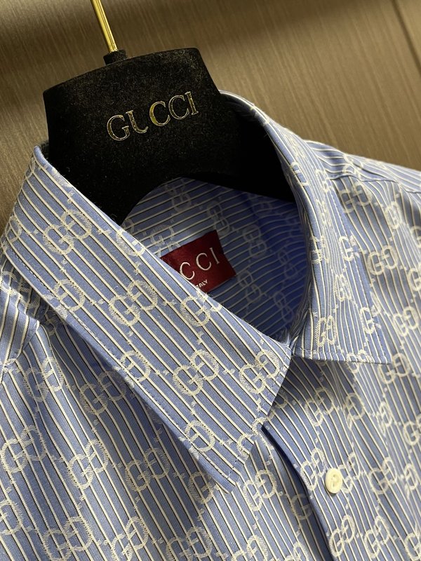 GUCCI 스트라이프 풀 로고 드롭 칼라 긴팔 셔츠 001-277955