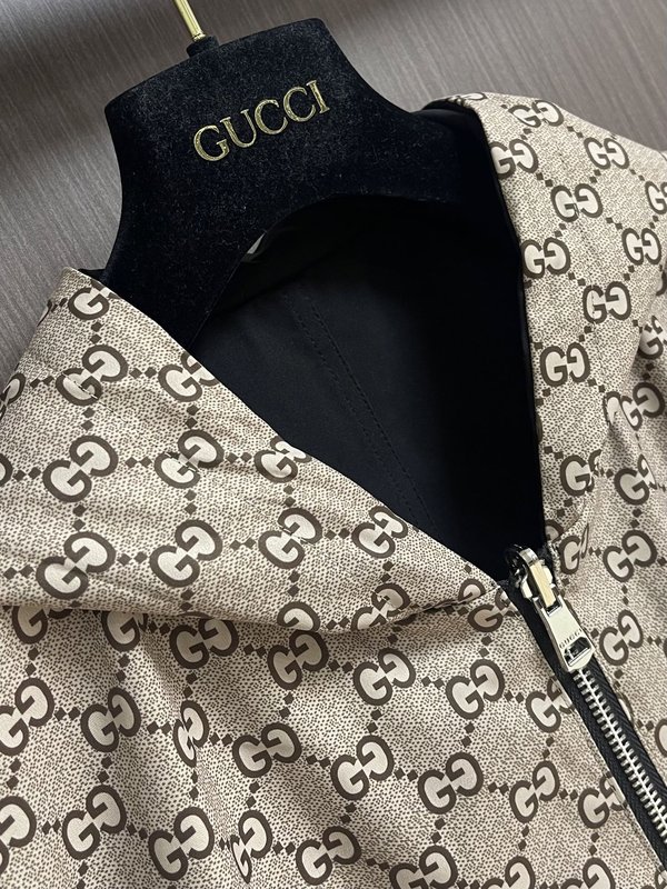 Gucci 양면 코튼 자수 로고 자켓 001-277994