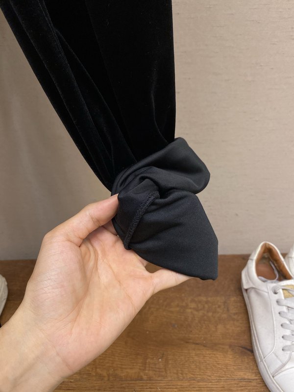 셀린 봄 한정 말년 자수 마차 벨벳 스트레이트 팬츠 001-278189